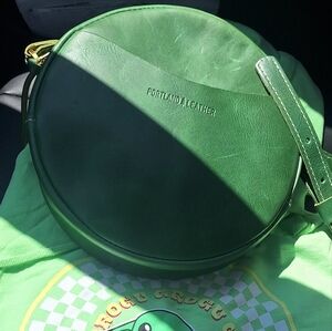 Portland leather round leather crossbody